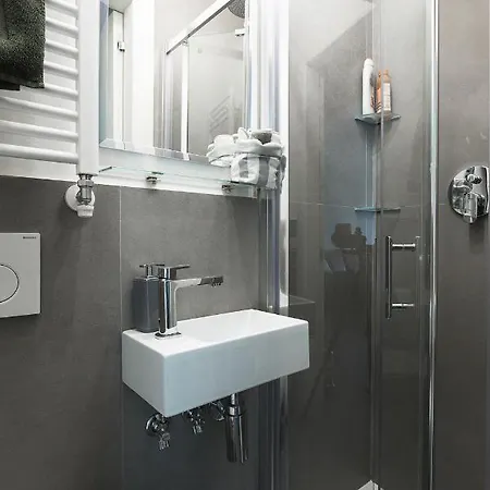 Easytopstay - Stylish Flat With Garden * Rome